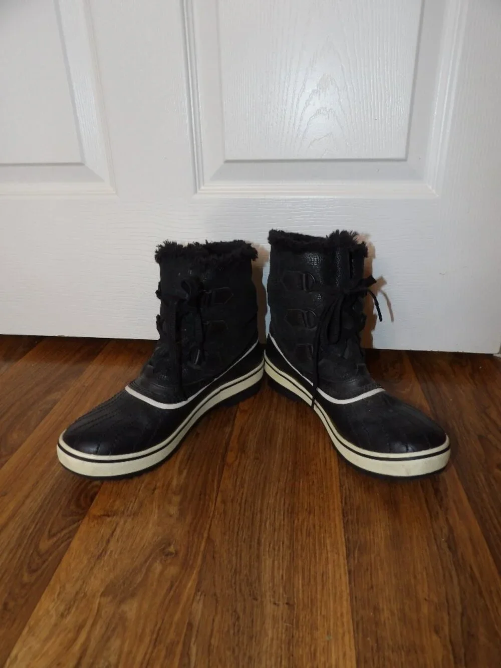 Sorel Tivoli Waterproof Winter Boots Black and White Size 8